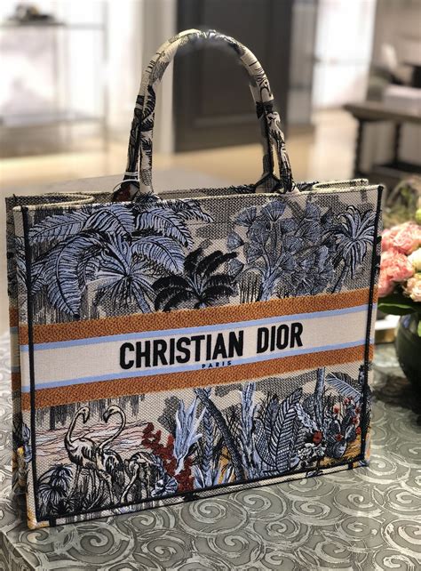 CHRISTIAN DIOR Cruise 2021 woven cotton shopping tote bag